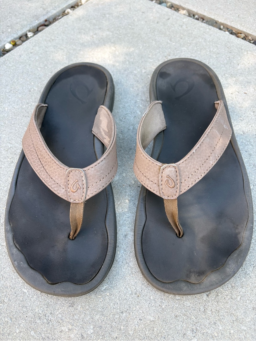 OluKai Tan Fabric Thong Sandals